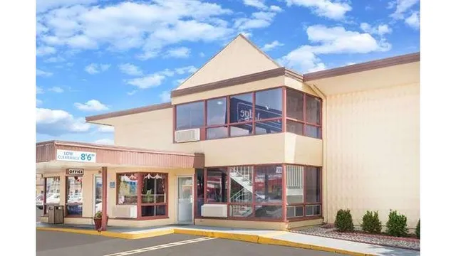 Travelodge by Wyndham Terre Haute