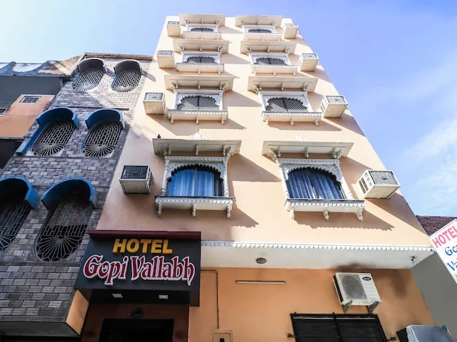 OYO 28417 Hotel Gopi Vallabh