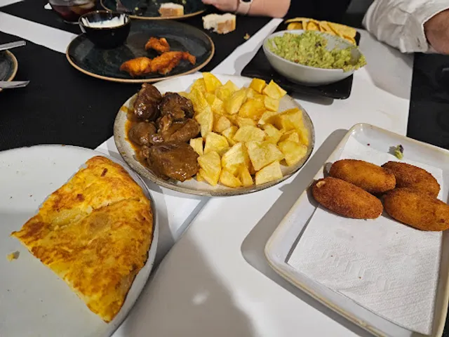 Petiscos e tapas A Guarda