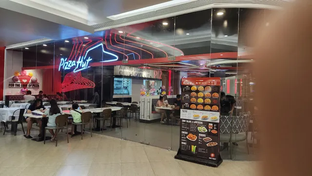 Pizza Hut Gateway Mall 2