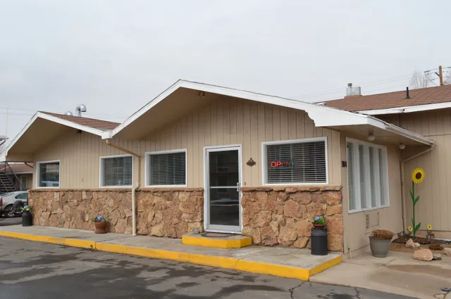 Laramie Valley Inn Hotel