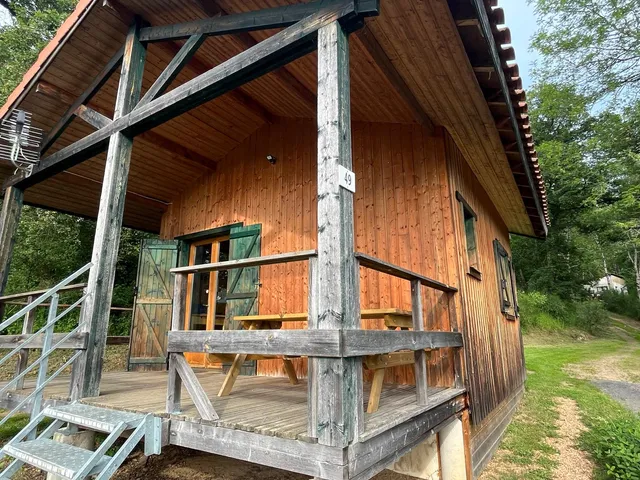 Camping Le Montbartoux - Auvergne - Puy de Dôme - 3 étoiles