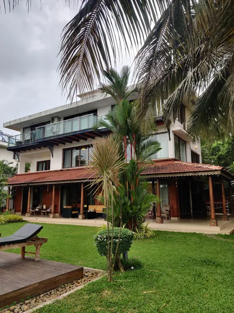 Rainforest Villa Aquamarinne, Riverfront 4 bedroom private pool Villa near Candolim