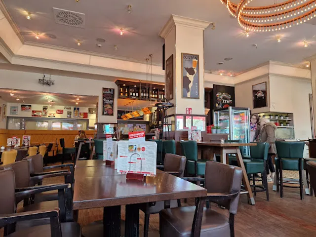 Cafe Extrablatt Essen an der Lichtburg