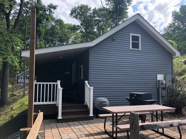 Lakeside Cabins & Boat Slips