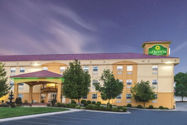 La Quinta Inn & Suites by Wyndham Blue Springs