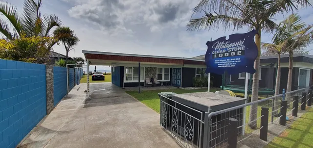 Matapouri Cedar Stone Lodge