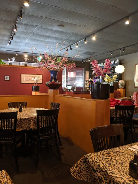 Chow's Asian Bistro