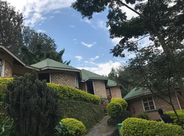 Craterbay Cottages and Camp