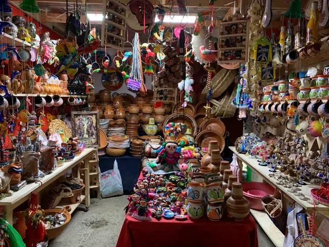 Cole’s Antique Village & Flea Market