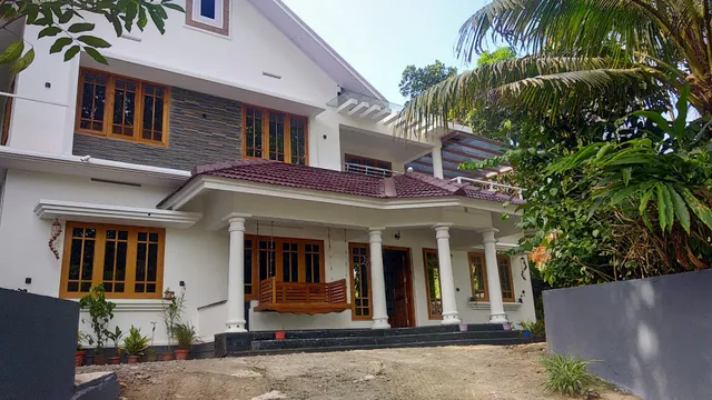 Moody moon residential home stay