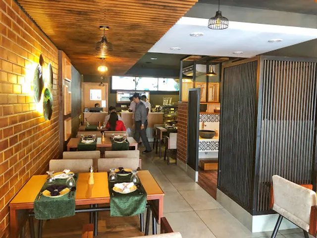 ROASTOWN-Global Cuisine Restaurant