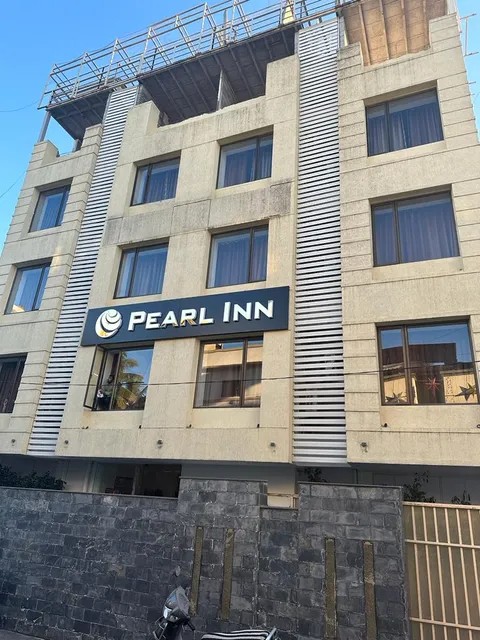 Executive Hotel Pearl Inn