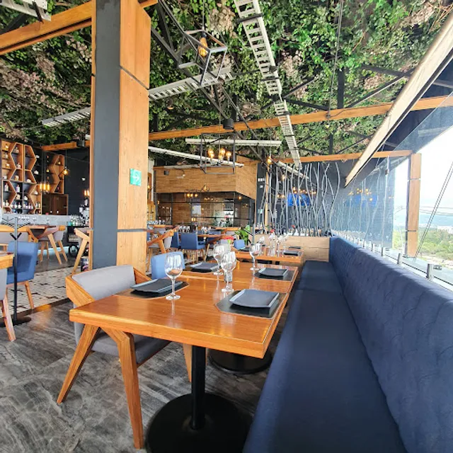 Harbor's Steakhouse & Rawbar