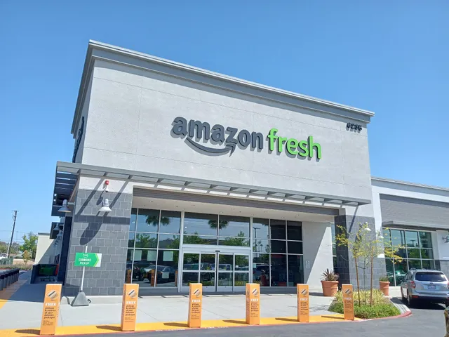 Lakewood Plaza Marketplace