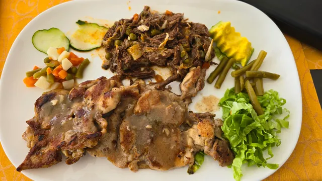 CHEZ PLAZA RESTAURANTE