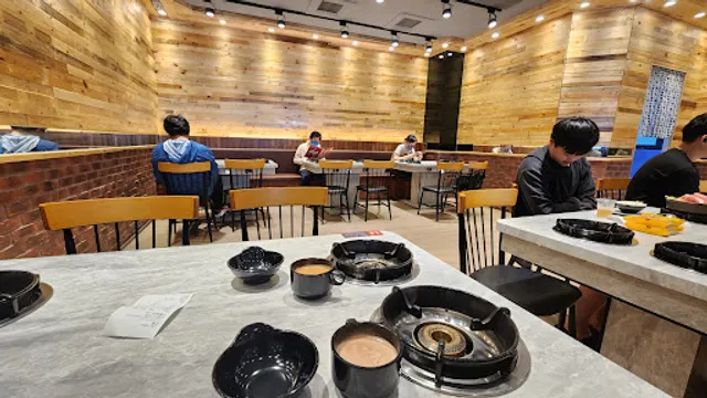 六扇門時尚湯鍋 澎湖馬公店