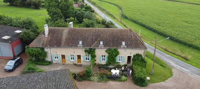 Group Accommodation «La Famille Est Dans Les Blés» Burgundy, Morvan, Canal Nivernais, Grand Gîte Campagne Ferme Grande Capacité