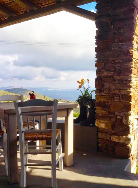 Ψησταριά Μπεεε, Όλα Στα Κάρβουνα..