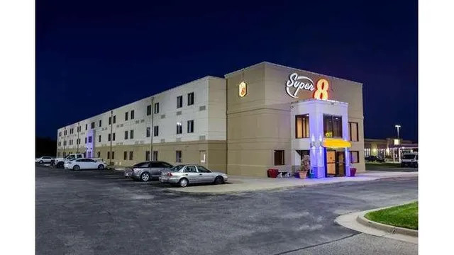 Super 8 by Wyndham Wichita North