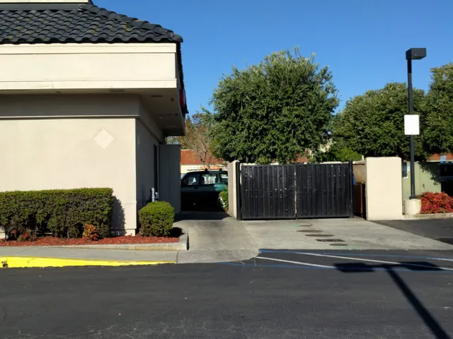 Bailey Park Plaza Shopping Center