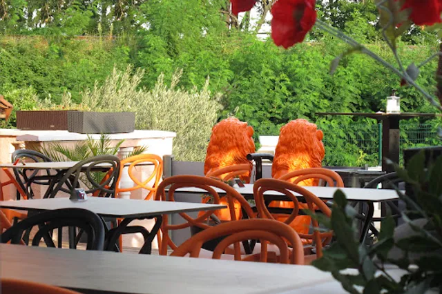 Hôtel Resto Ô9 Marches