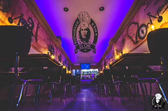 El Che Restaurante bar
