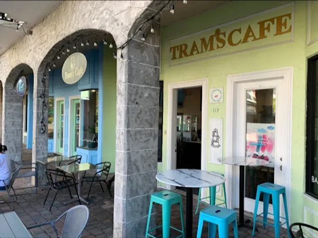 Tram's Café