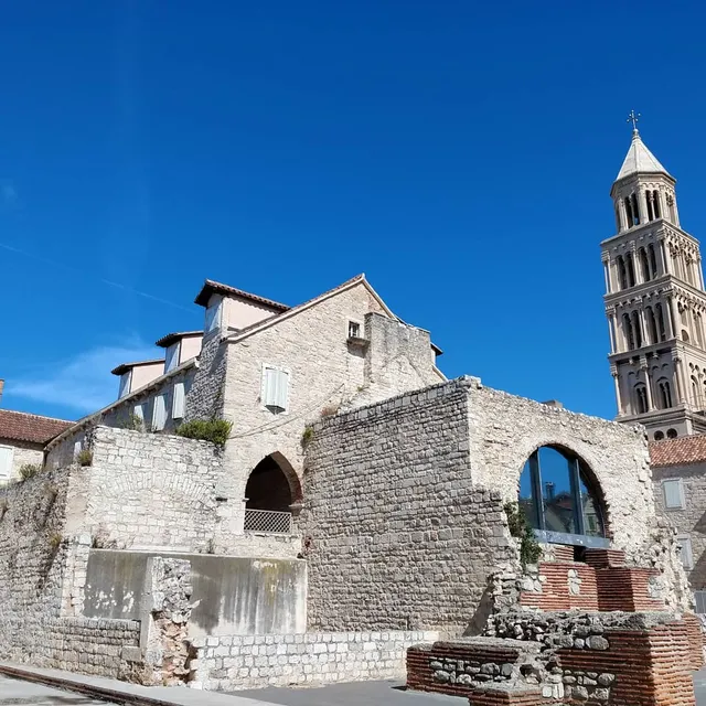 Borna & Franko Rooms