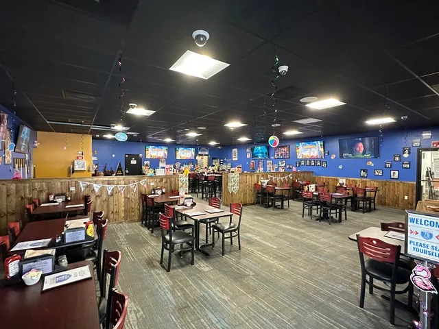 LA Jolla 76 Roadside Grill