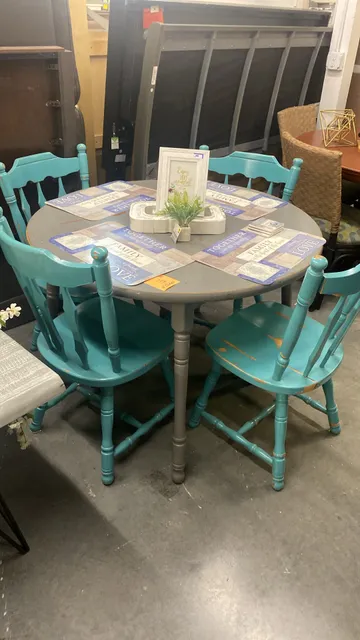 DeuCha Liquidation Furniture