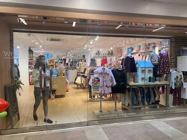 Wee Chic Green Spring Station