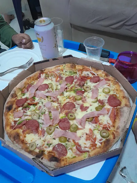 Forneia Pizzaria ( forno a lenha Italiano )