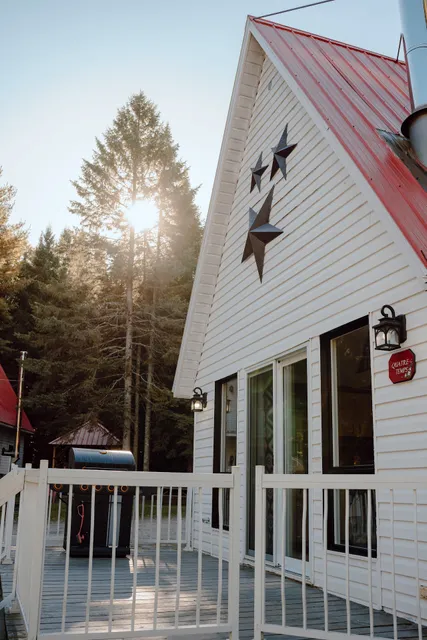 Aux Pignons Rouges | Camping & Chalets