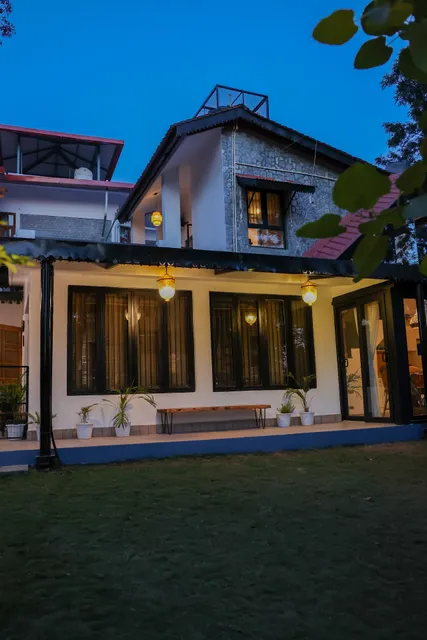 BAREFOOT HOUSE -PURKUL