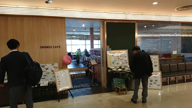 SNOWEE CAFE