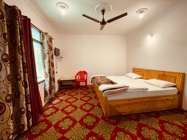 Panaash Hotel