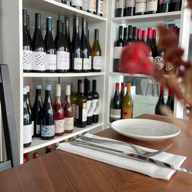 Margadh Café & Wine Bar