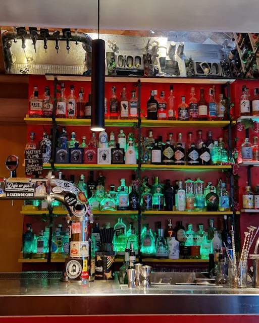 serpente cocktail pub