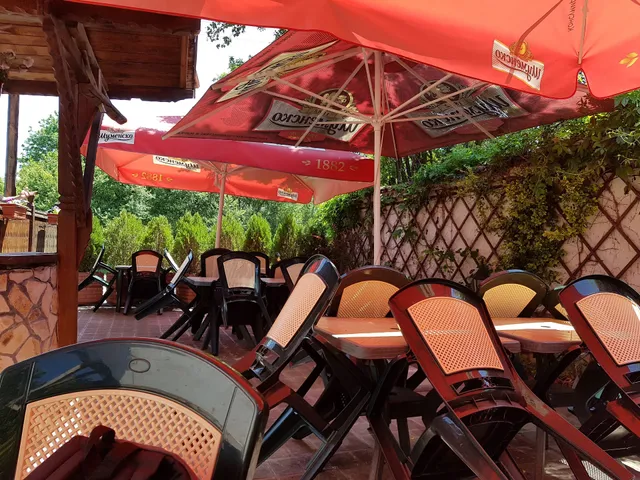 Pali Lula Restaurant