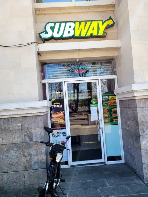 Subway Torres del Lago