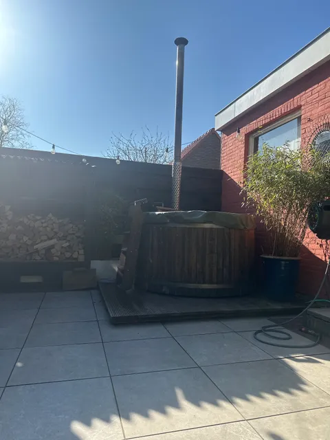 Tiny house met Hottub & verwarmde Tuinkamer