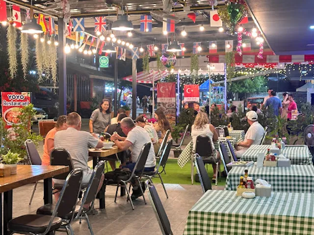 Yoyo Restaurant Karon Beach Phuket
