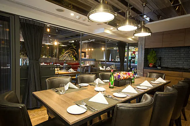 À POINT STEAK & BAR