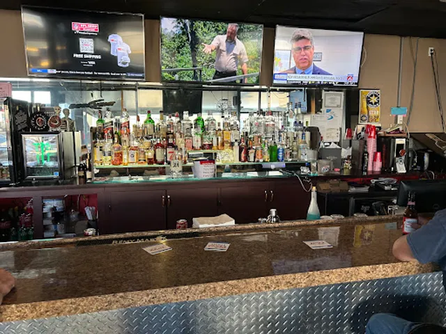 Dani’s Sports Bar & Grill