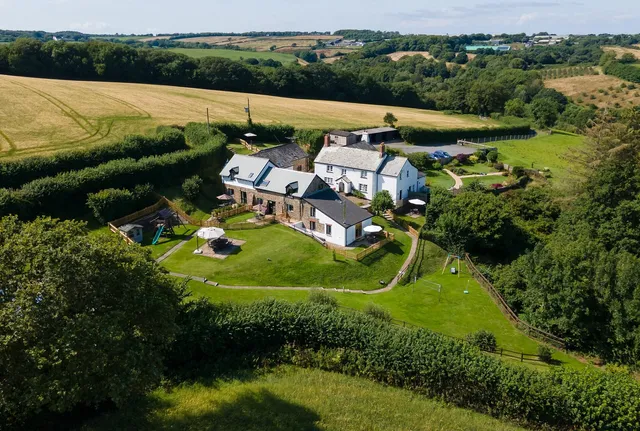 Robin Hill Farm Cottages Ltd