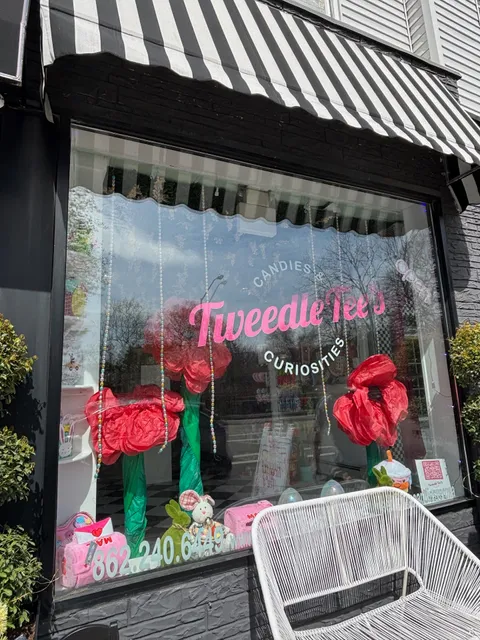 TweedleTee's Candies & Curiosities