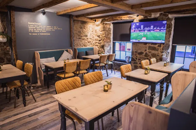 CORNERSTONE Social House