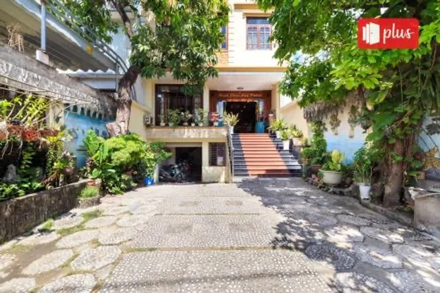 RedDoorz Phuong Nam Hotel near Nga Tu Binh Thai