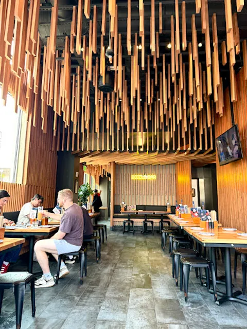 Mẹcha Noodle Bar